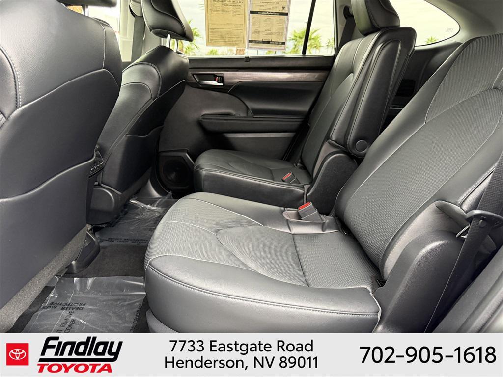 used 2023 Toyota Highlander car, priced at $43,988