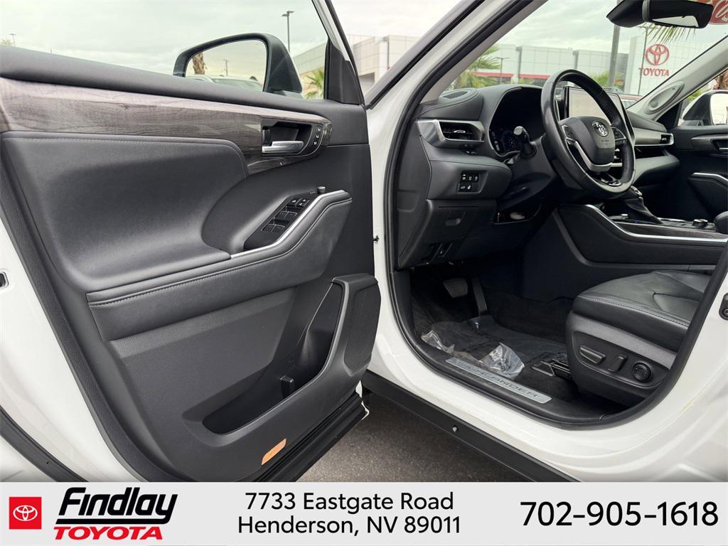 used 2023 Toyota Highlander car, priced at $43,988