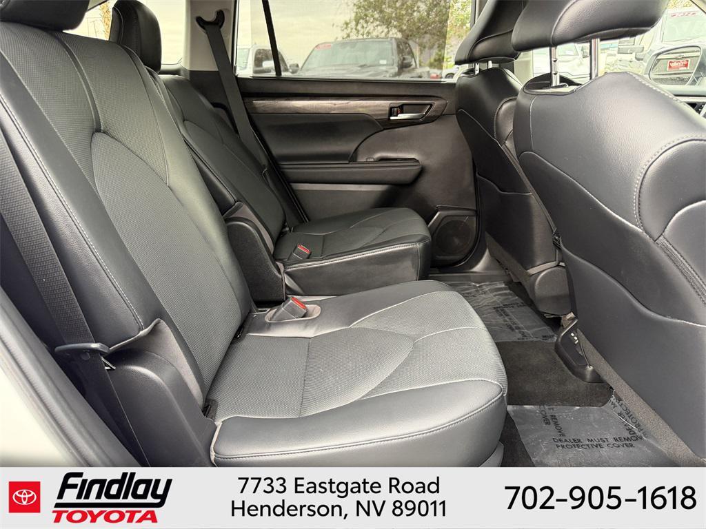 used 2023 Toyota Highlander car, priced at $43,988