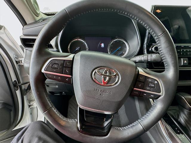 used 2022 Toyota Highlander Hybrid car, priced at $42,988