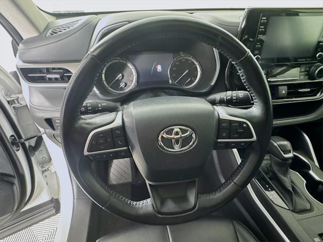 used 2022 Toyota Highlander car, priced at $35,988
