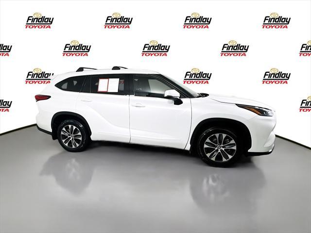 used 2022 Toyota Highlander car, priced at $35,988