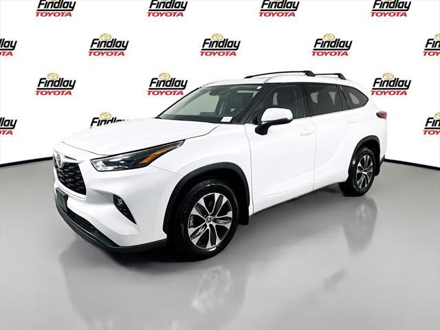 used 2022 Toyota Highlander car, priced at $35,988