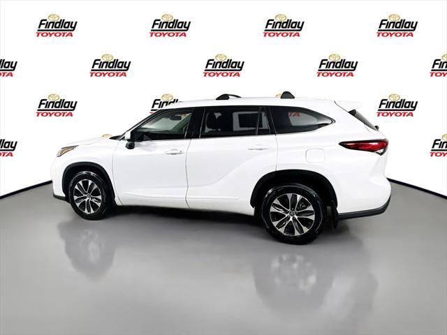 used 2022 Toyota Highlander car, priced at $35,988