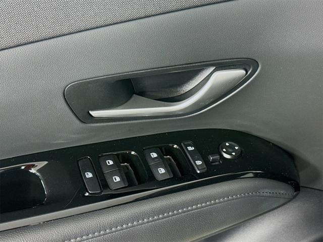 used 2024 Hyundai TUCSON Hybrid car, priced at $28,988
