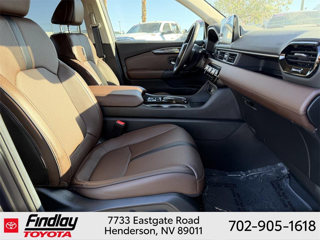 used 2025 Honda Pilot car, priced at $43,988