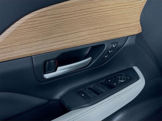 new 2025 Toyota Grand Highlander car, priced at $56,598