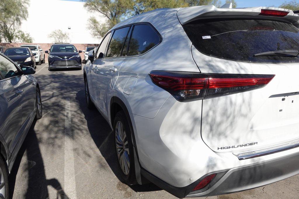 used 2023 Toyota Highlander car, priced at $40,488
