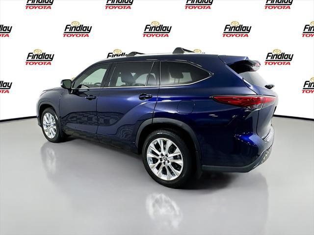 used 2022 Toyota Highlander car, priced at $39,988