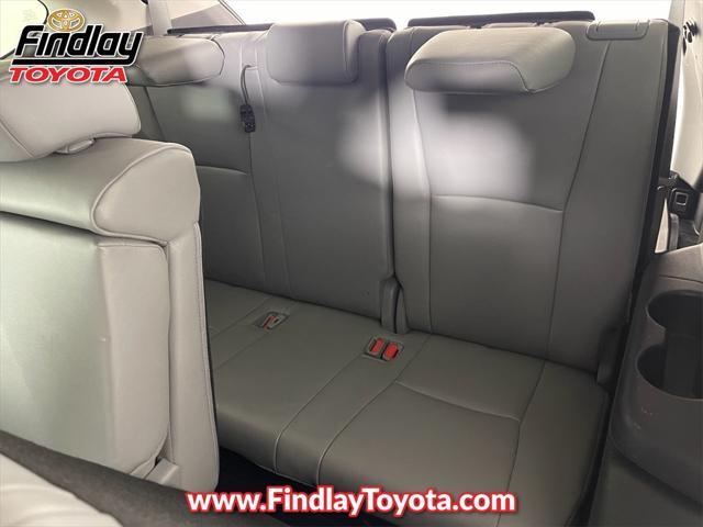 used 2022 Toyota Highlander car, priced at $34,988