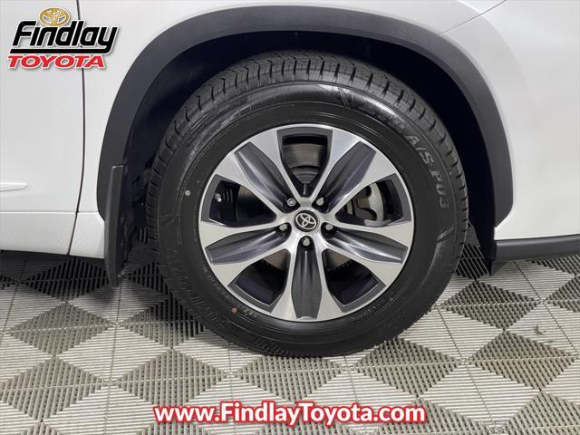 used 2022 Toyota Highlander car, priced at $34,988