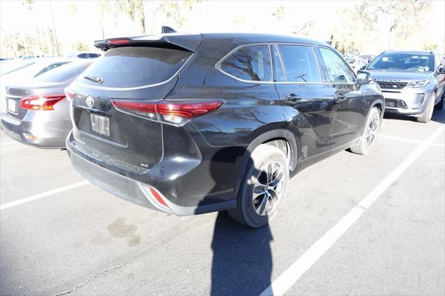 used 2022 Toyota Highlander car, priced at $34,988