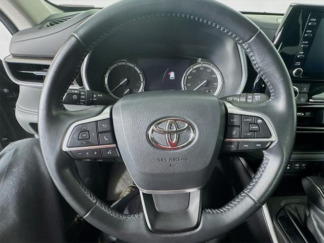 used 2022 Toyota Highlander car, priced at $36,788