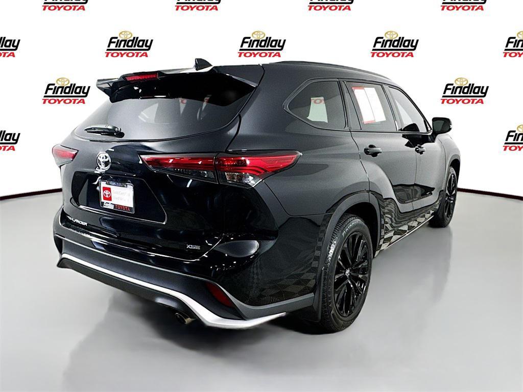 used 2023 Toyota Highlander car, priced at $41,988