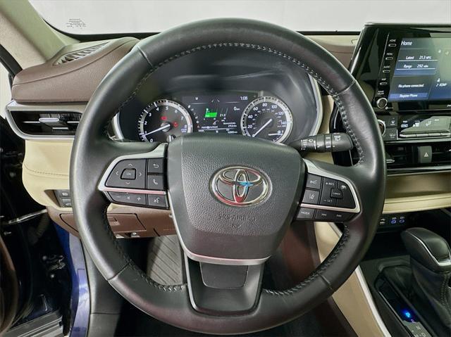 used 2022 Toyota Highlander car, priced at $34,988