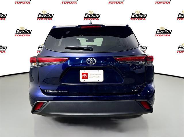 used 2022 Toyota Highlander car, priced at $34,988