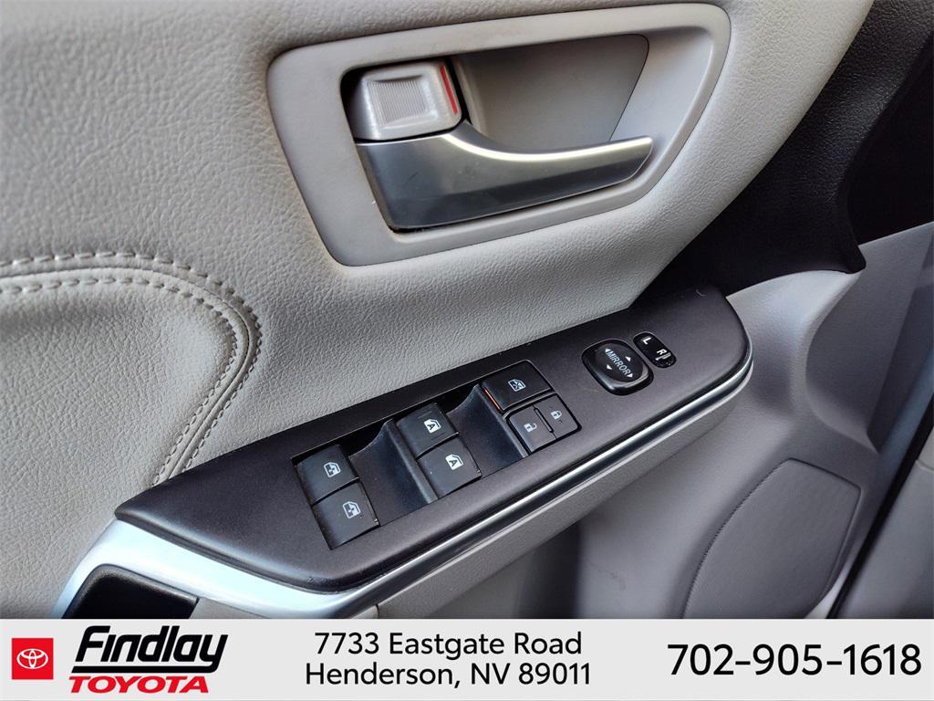 used 2017 Toyota Camry Hybrid car, priced at $14,988