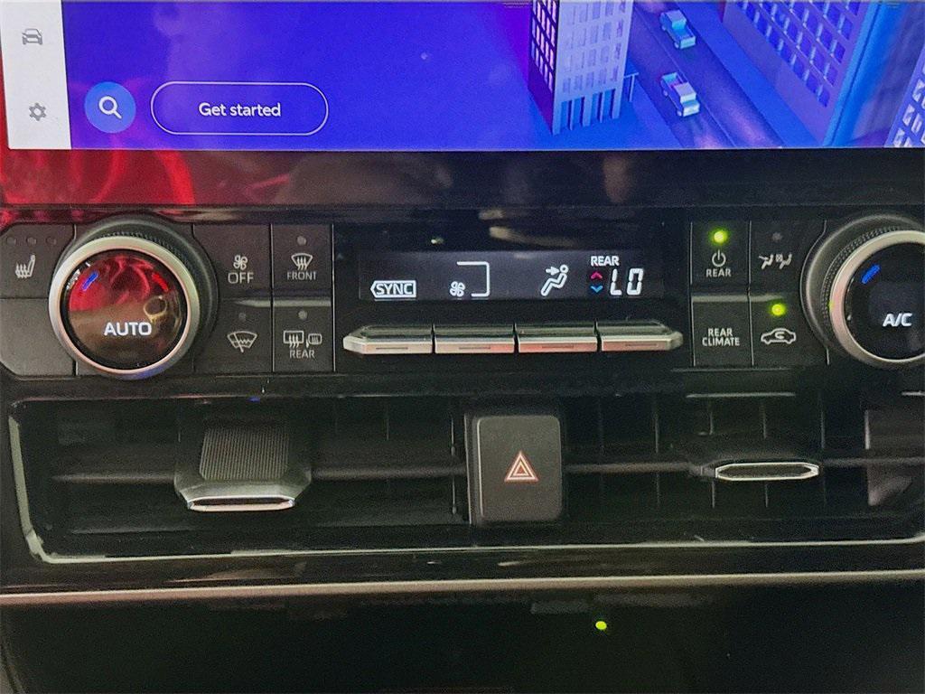 used 2024 Toyota Highlander car, priced at $39,388