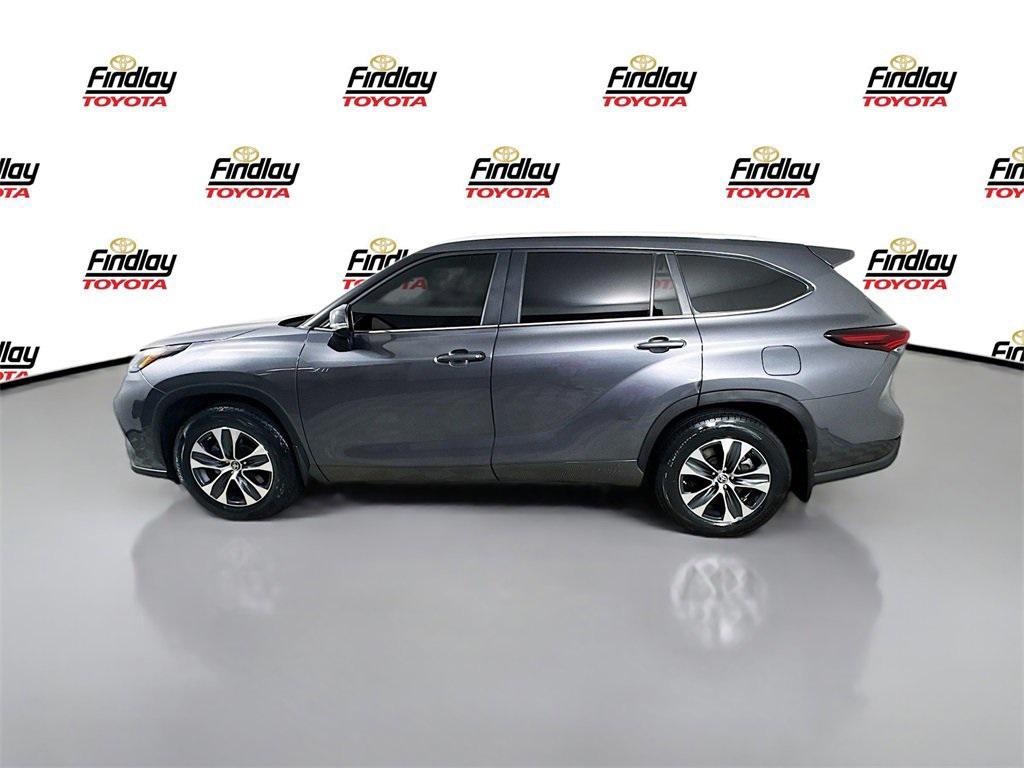 used 2024 Toyota Highlander car, priced at $39,388