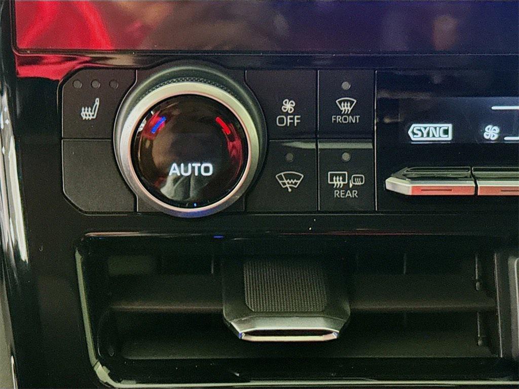 used 2024 Toyota Highlander car, priced at $39,388