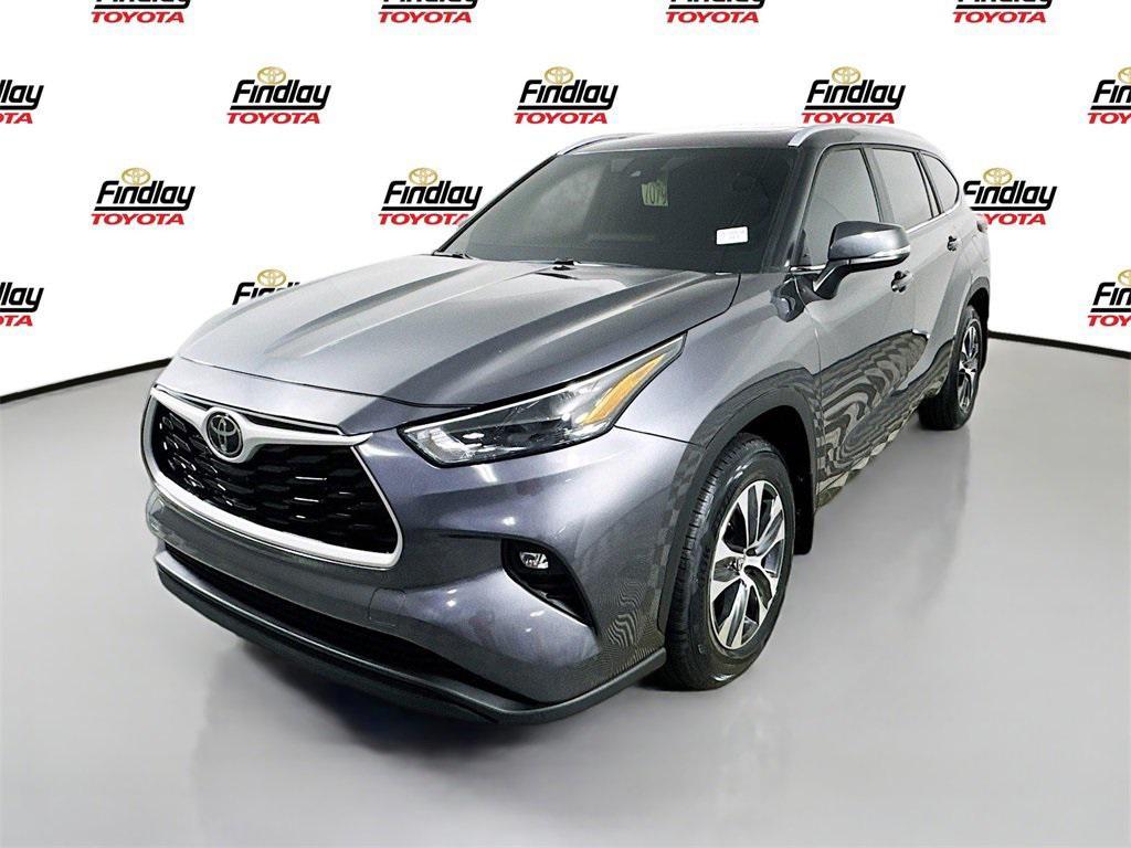 used 2024 Toyota Highlander car, priced at $39,388