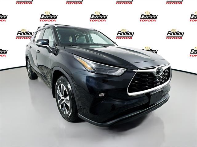 used 2022 Toyota Highlander car, priced at $35,988