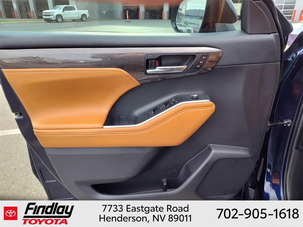 used 2023 Toyota Highlander Hybrid car, priced at $44,988
