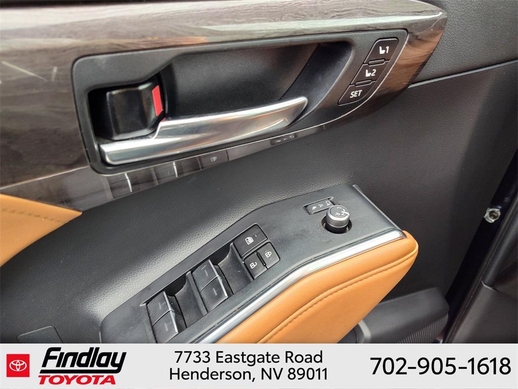 used 2023 Toyota Highlander Hybrid car, priced at $44,988