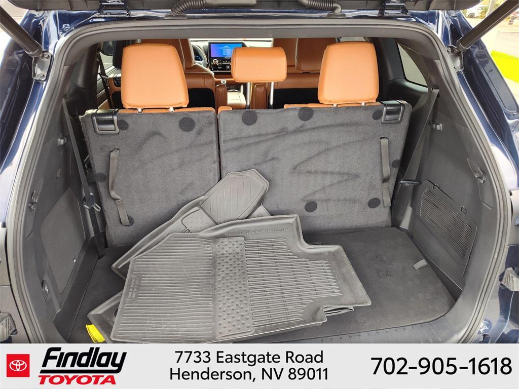 used 2023 Toyota Highlander Hybrid car, priced at $44,988