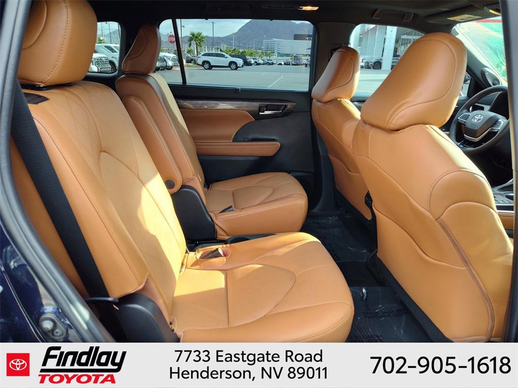 used 2023 Toyota Highlander Hybrid car, priced at $44,988