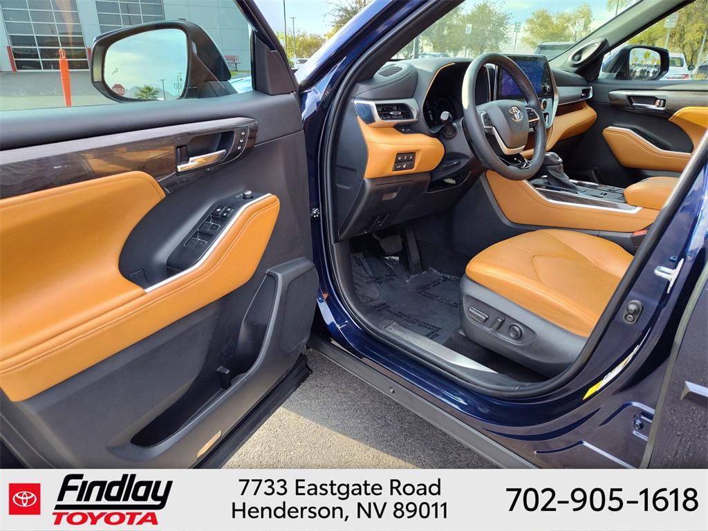 used 2023 Toyota Highlander Hybrid car, priced at $44,988