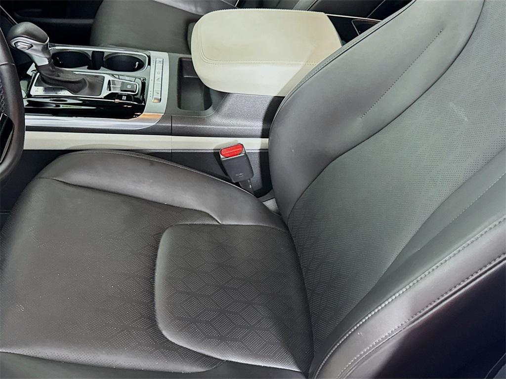used 2024 Kia Carnival car, priced at $36,488