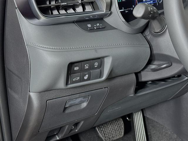 new 2025 Toyota Highlander car, priced at $52,603