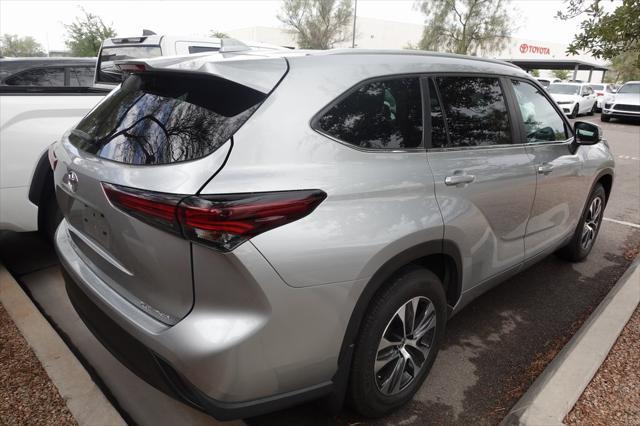 used 2024 Toyota Highlander car, priced at $45,988