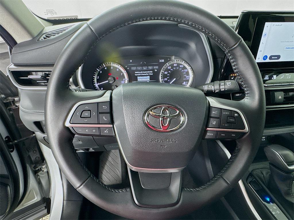 used 2024 Toyota Highlander car, priced at $45,988