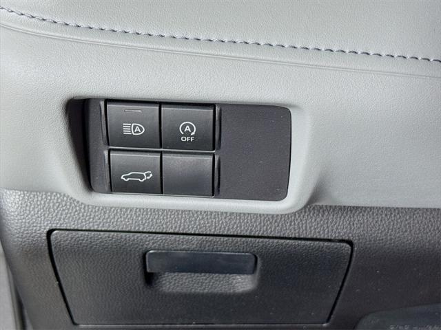 used 2023 Toyota Highlander car, priced at $40,988