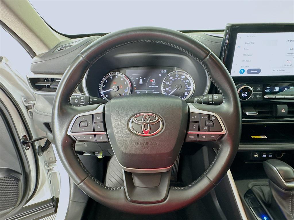 used 2023 Toyota Highlander car, priced at $40,588