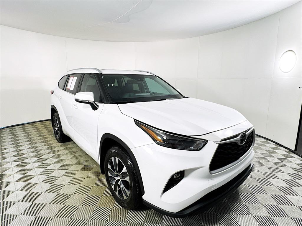 used 2023 Toyota Highlander car, priced at $40,588