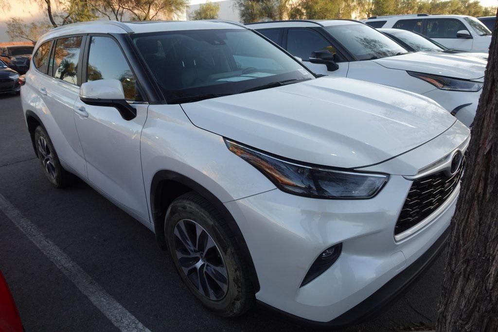 used 2023 Toyota Highlander car, priced at $40,588