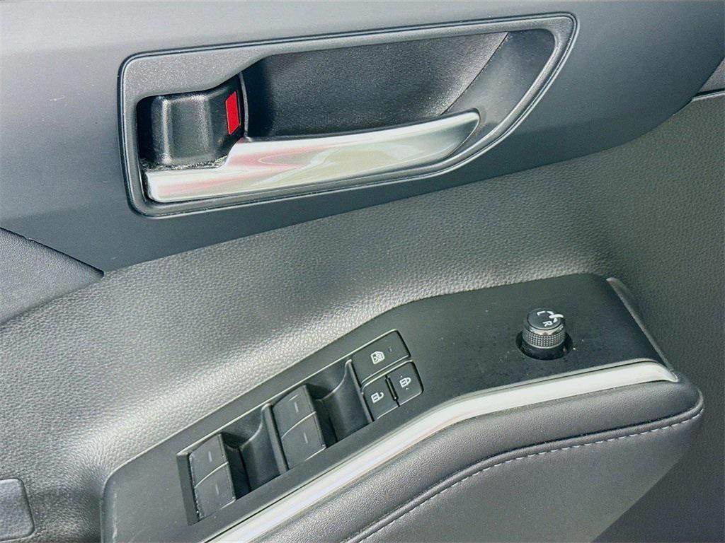 used 2023 Toyota Highlander car, priced at $40,588