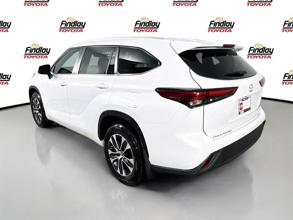 used 2023 Toyota Highlander car, priced at $40,588