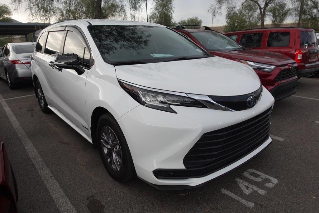 used 2023 Toyota Sienna car, priced at $38,188