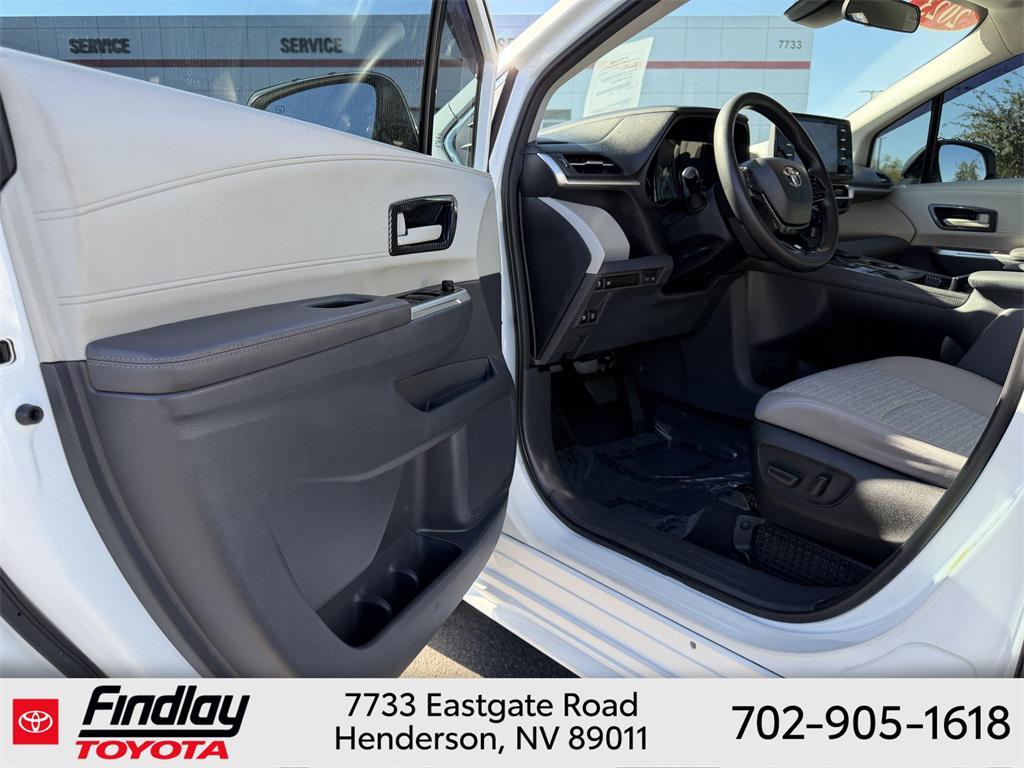 used 2023 Toyota Sienna car, priced at $38,188