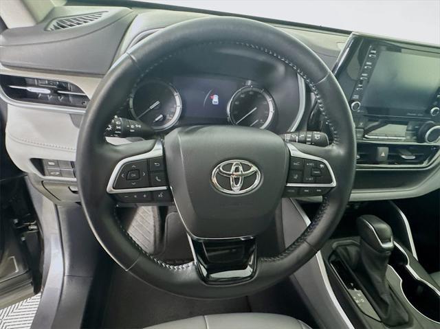 used 2021 Toyota Highlander car, priced at $33,988