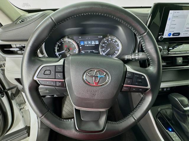 used 2023 Toyota Highlander car, priced at $33,988