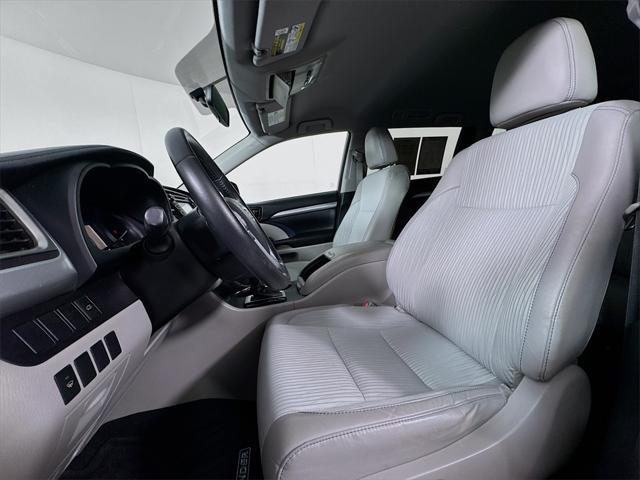 used 2016 Toyota Highlander car, priced at $22,788