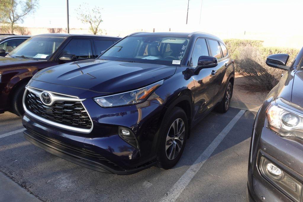 used 2023 Toyota Highlander car, priced at $35,988