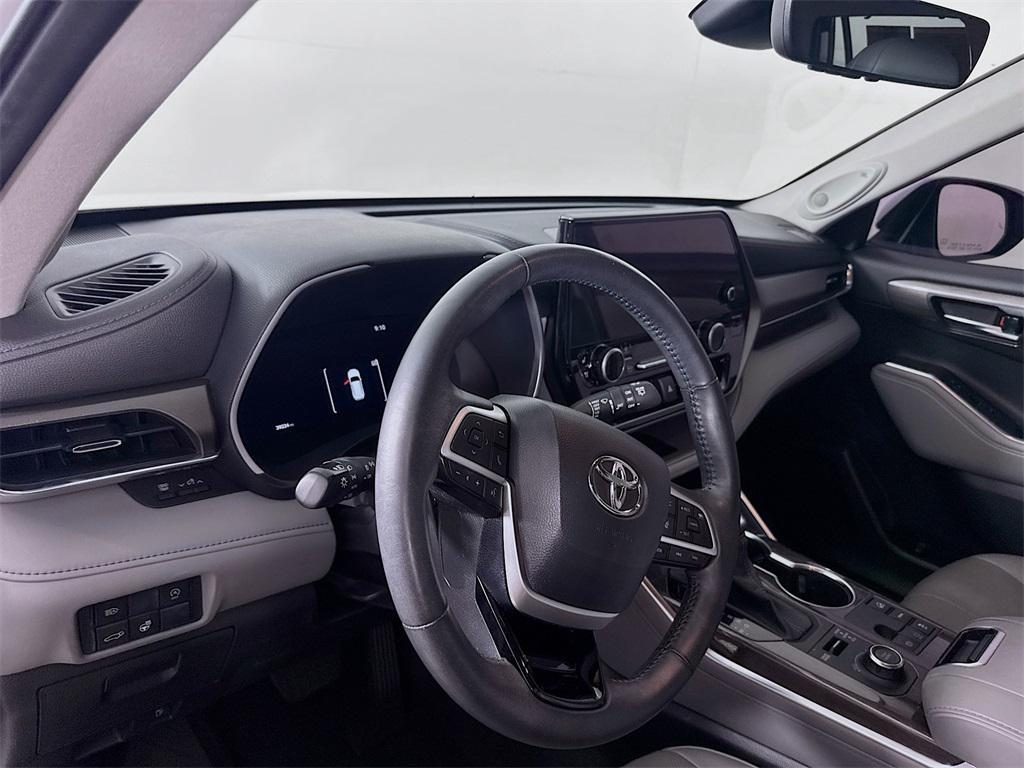 used 2023 Toyota Highlander car, priced at $39,888
