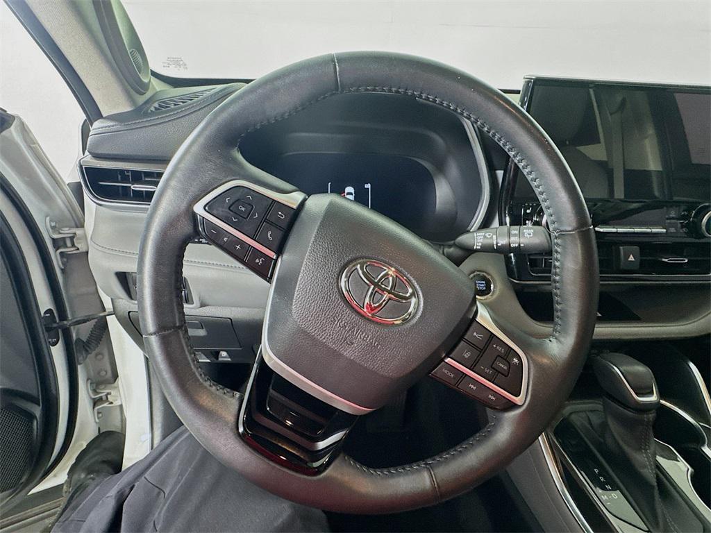 used 2023 Toyota Highlander car, priced at $39,888