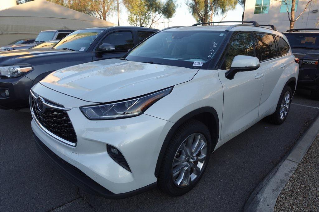 used 2022 Toyota Highlander car, priced at $34,988